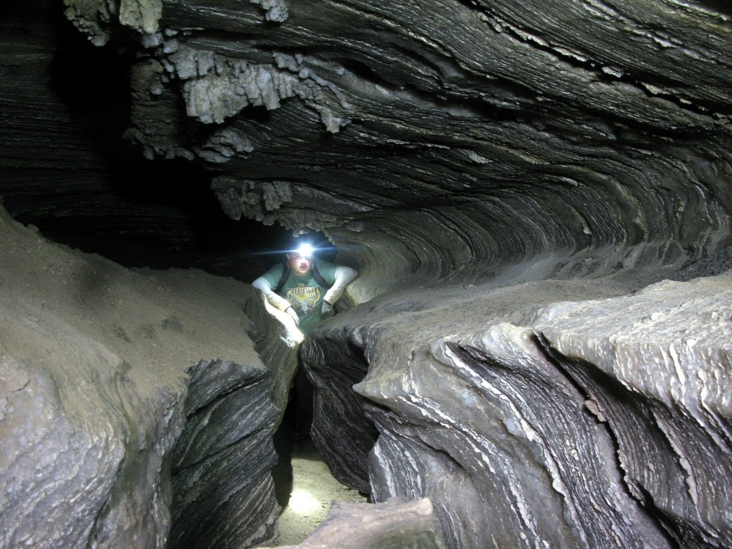 טיול סנפלינג במערת קולונל banketgarim