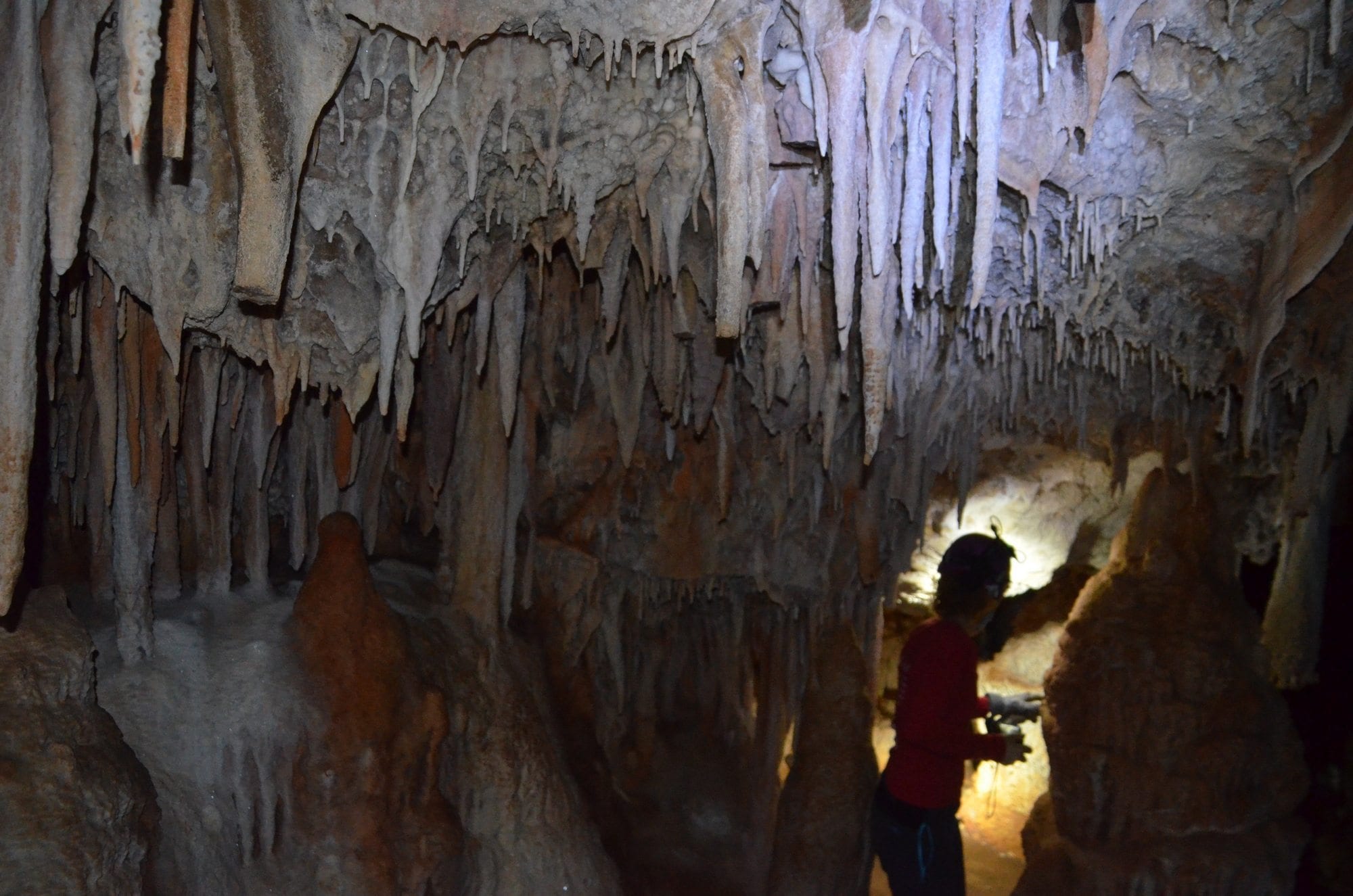 מערת נטיפים מדהימה בגליל - טיול מערות - ערוצים בטבע