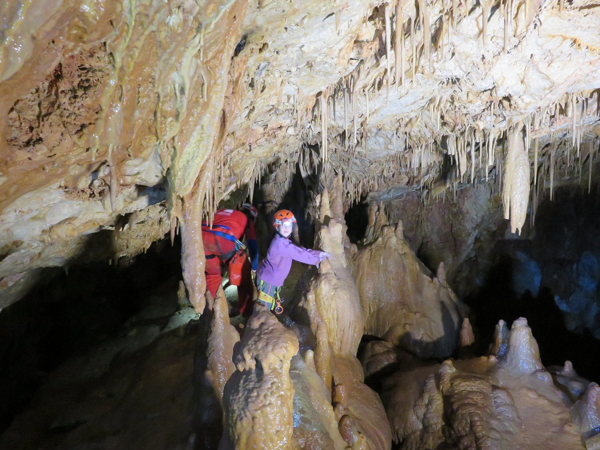 סנפלינג למערות נטיפים - ערוצים בטבע