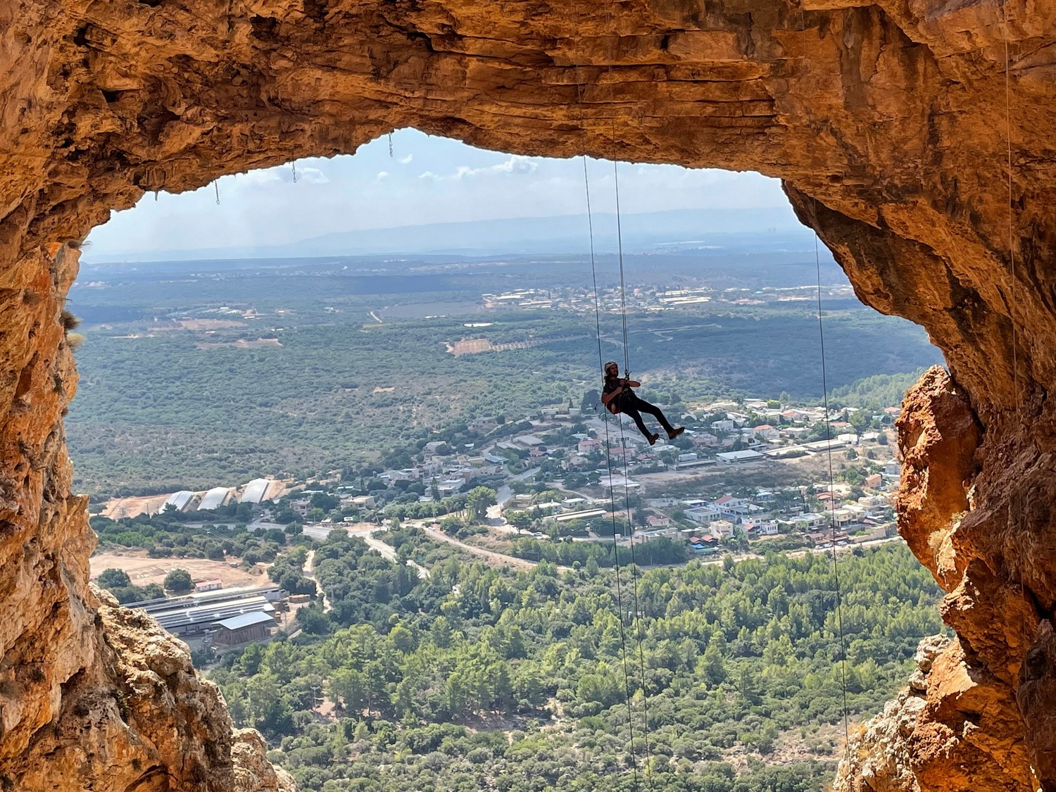 Rappelling in the north Keshet Cave